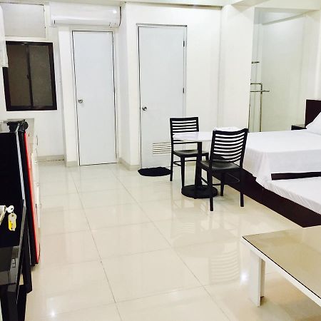 Residencia San Vicente - Pasay -Budget Hotel Маніла Екстер'єр фото